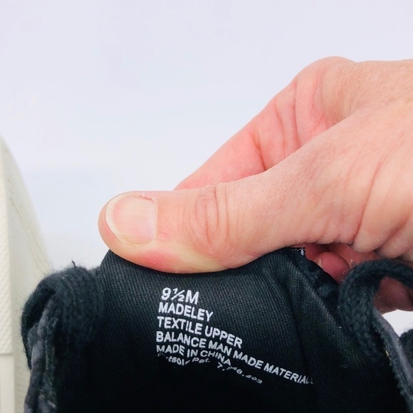 LONDON UNDERGROUND WOMENS BLACK SNEAKERS SIZE 9.5M - Picture 10 of 10